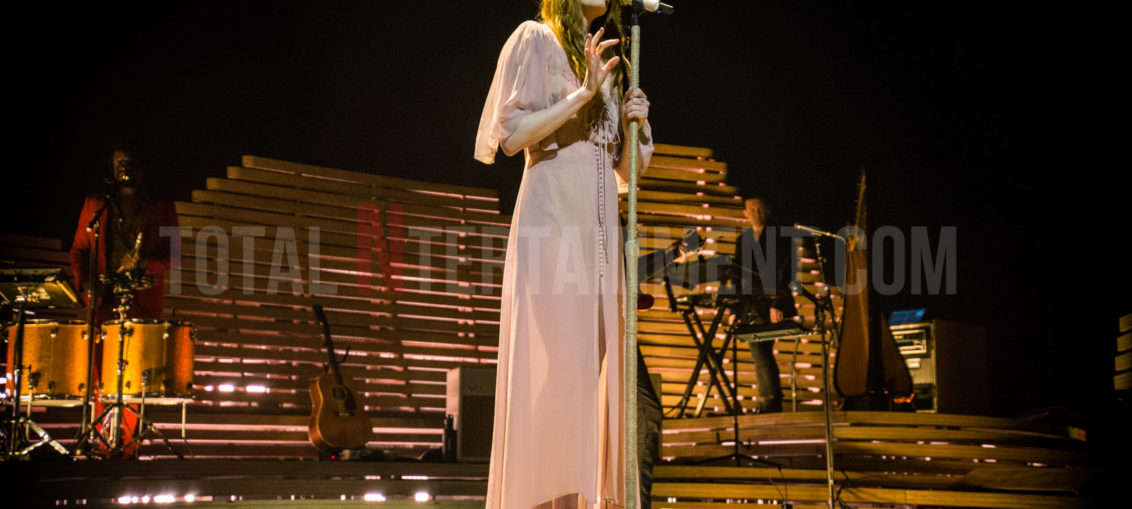 Florence & The Machine, Manchester, TotalNtertainment, Review, Chris Ryan