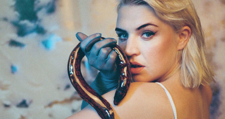 Self Esteem announces debut album ‘Compliments Please’ + Tour