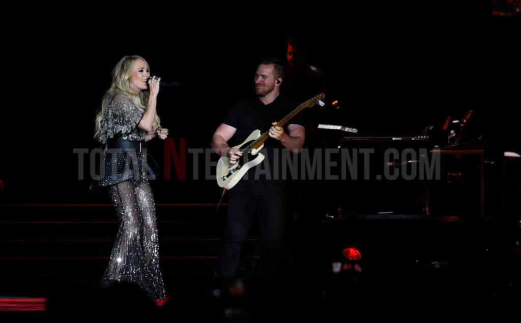 Carrie Underwood, Music, review, TotalNtertainment, Manchester, Stephen Farrell