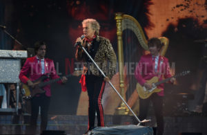 Rod Stewart, Bolton, Review, TotalNtertainment, Music, Stephen farrell