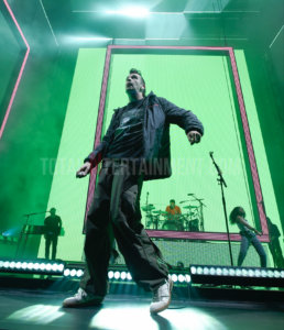 The 1975, First Direct Arena, Leeds, TotalNtertainment, Music, Review, Stephen Farrell