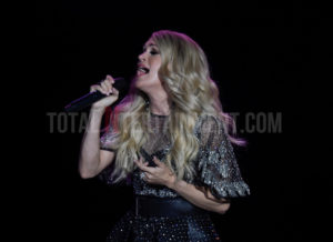 Carrie Underwood, Music, review, TotalNtertainment, Manchester, Stephen Farrell