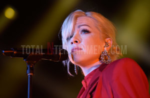 Carly Rae Jepson, Music, Review, TotalNtertainment, Victoria Warehouse, Stephen Farrell