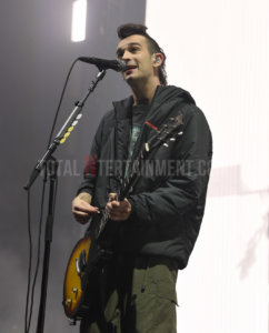 The 1975, First Direct Arena, Leeds, TotalNtertainment, Music, Review, Stephen Farrell