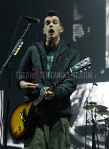 The 1975, First Direct Arena, Leeds, TotalNtertainment, Music, Review, Stephen Farrell