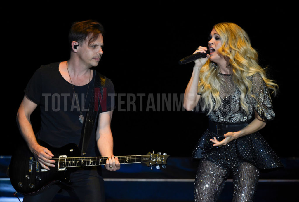 Carrie Underwood, Music, review, TotalNtertainment, Manchester, Stephen Farrell