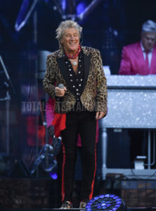 Rod Stewart, Bolton, Review, TotalNtertainment, Music, Stephen farrell