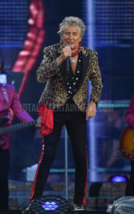 Rod Stewart, Bolton, Review, TotalNtertainment, Music, Stephen farrell