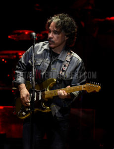 Daryl Hall, John Oates, Manchester, TotalNtertainment, Music, Review, Stephen Farrell