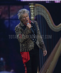 Rod Stewart, Bolton, Review, TotalNtertainment, Music, Stephen farrell