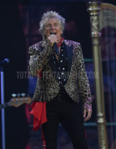 Rod Stewart, Bolton, Review, TotalNtertainment, Music, Stephen farrell