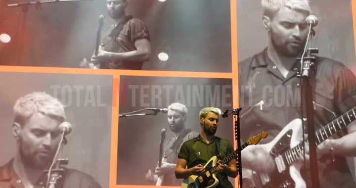 Thousands brave the weather for james & The Courteeners in Heaton Park