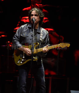 Daryl Hall, John Oates, Manchester, TotalNtertainment, Music, Review, Stephen Farrell