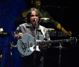 Daryl Hall, John Oates, Manchester, TotalNtertainment, Music, Review, Stephen Farrell