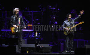 Daryl Hall, John Oates, Manchester, TotalNtertainment, Music, Review, Stephen Farrell