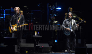 Daryl Hall, John Oates, Manchester, TotalNtertainment, Music, Review, Stephen Farrell