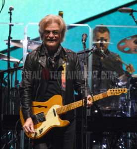 Daryl Hall, John Oates, Manchester, TotalNtertainment, Music, Review, Stephen Farrell