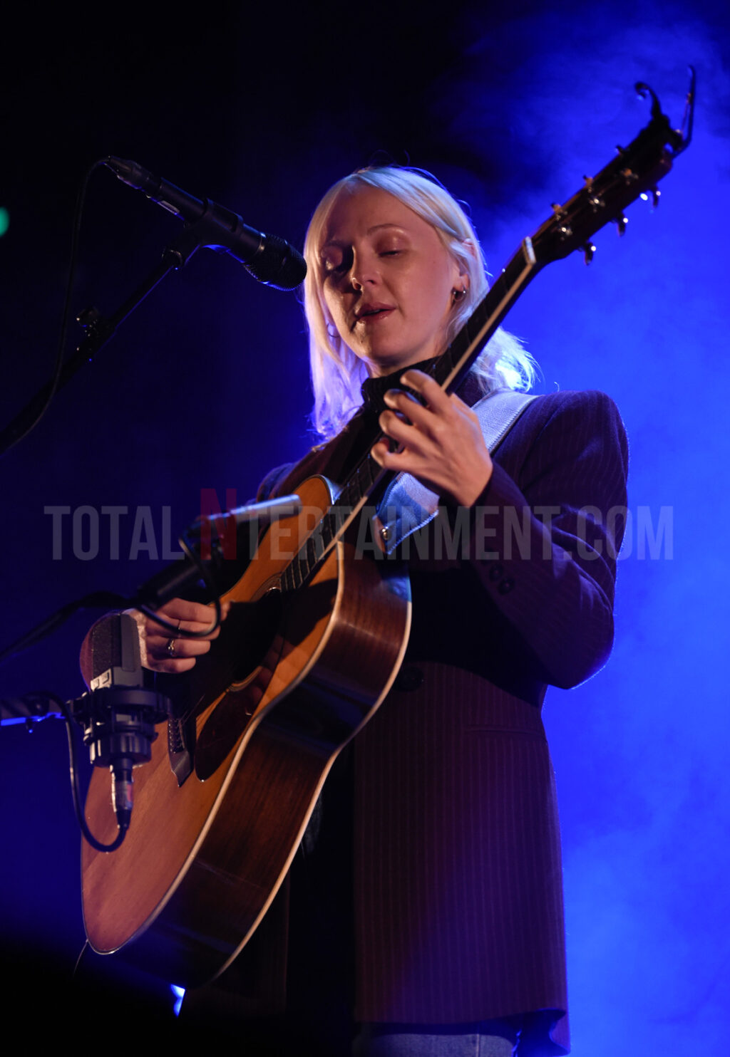 Laura Marling, Music, Live Event, Albert Hall, Manchester, Stephen Farrell, TotalNtertainment