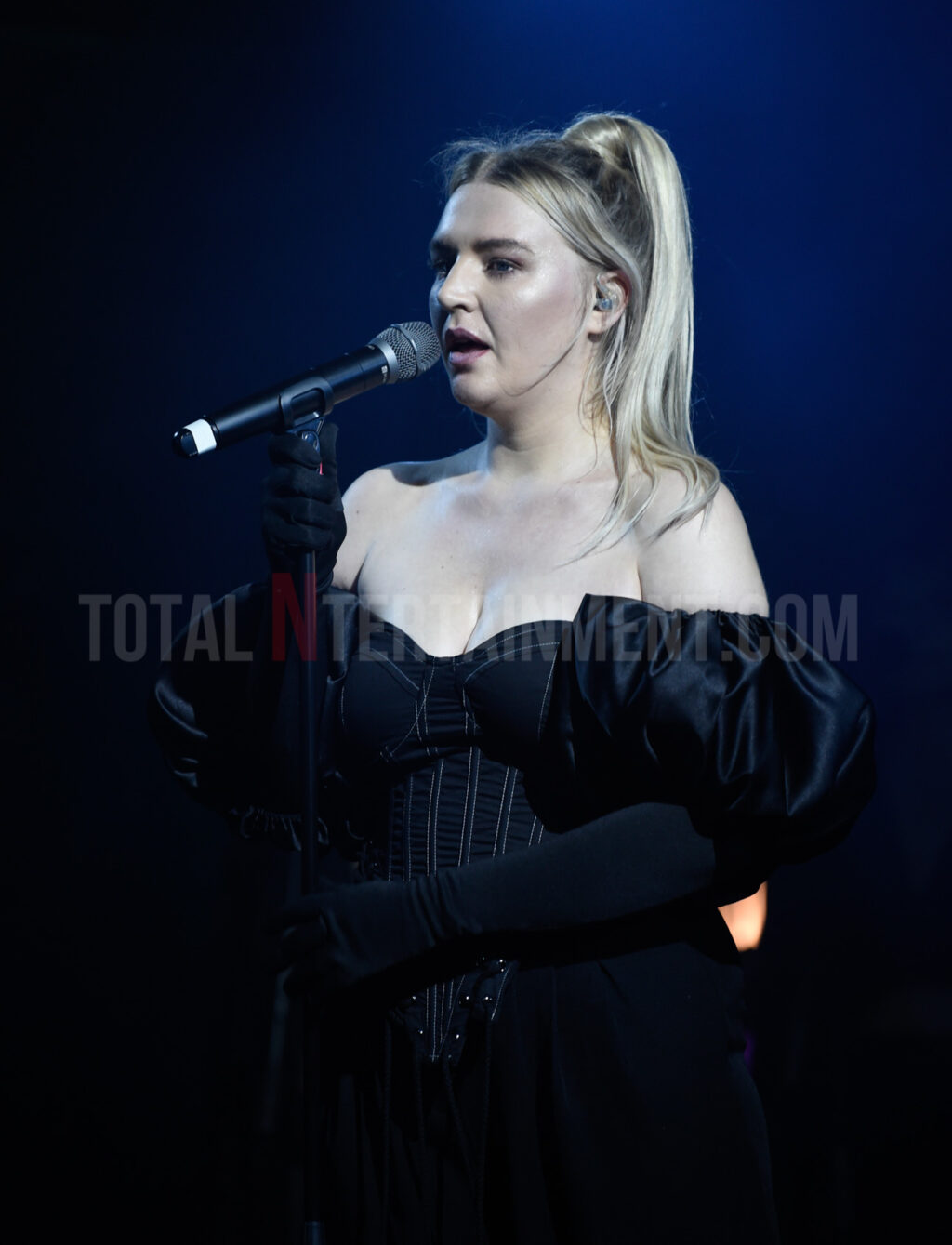Self Esteem, Manchester, Gorilla, Stephen Farrell, TotalNtertainment, Music, Live Event