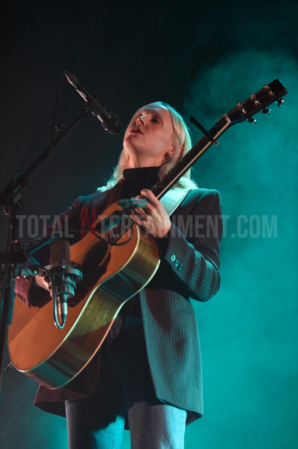 Laura Marling, Music, Live Event, Albert Hall, Manchester, Stephen Farrell, TotalNtertainment