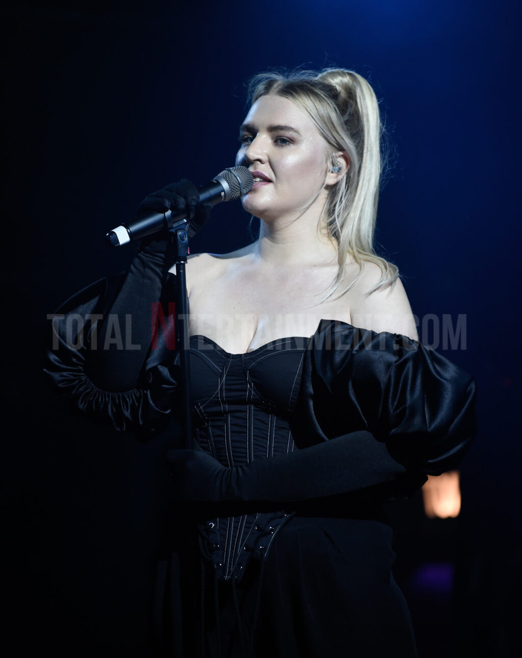 Self Esteem, Manchester, Gorilla, Stephen Farrell, TotalNtertainment, Music, Live Event