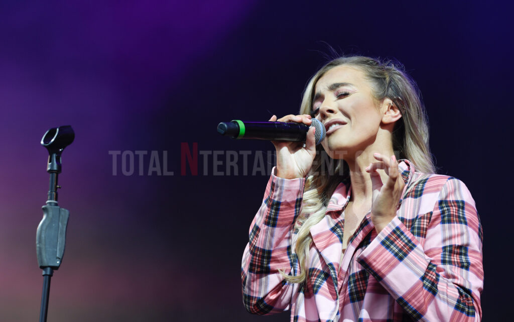 Samantha Harvey, Wonderhall festival, Music News, Live Event, Stephen Farrell, TotalNtertainment, Review
