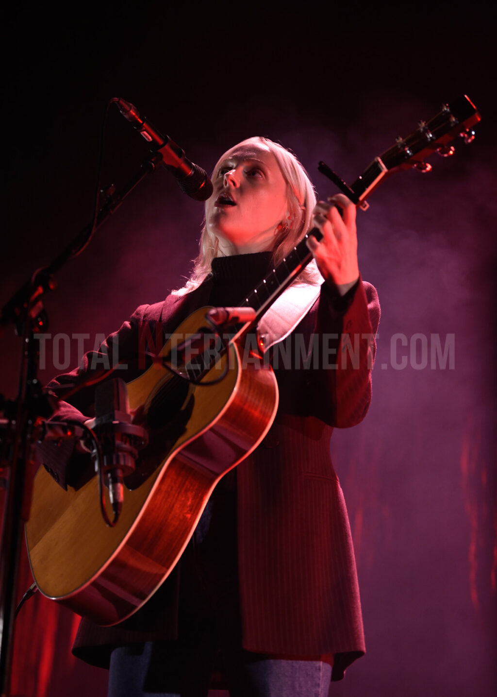 Laura Marling, Music, Live Event, Albert Hall, Manchester, Stephen Farrell, TotalNtertainment