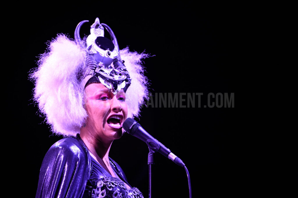 Lady Blackbird, Music, Live Event, Leeds, First Direct Arena, TotalNtertainment