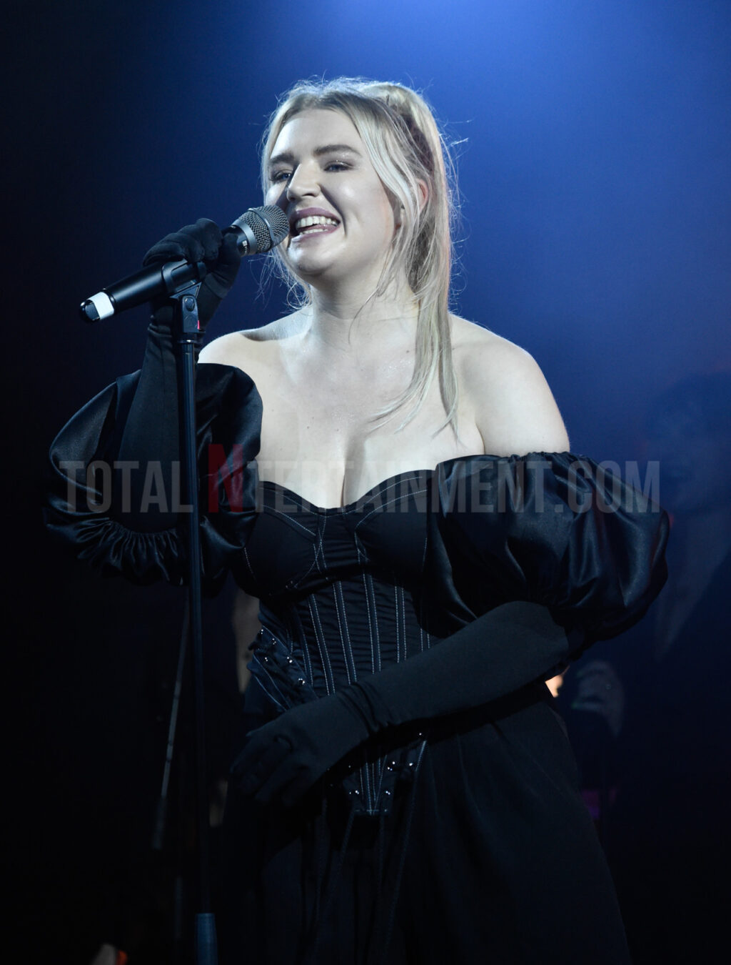 Self Esteem, Manchester, Gorilla, Stephen Farrell, TotalNtertainment, Music, Live Event