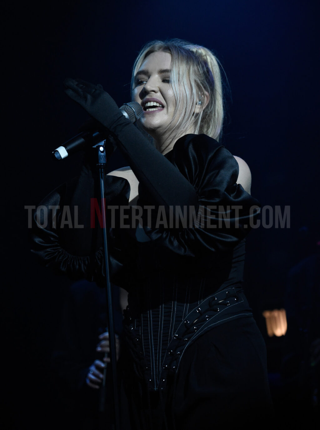 Self Esteem, Manchester, Gorilla, Stephen Farrell, TotalNtertainment, Music, Live Event