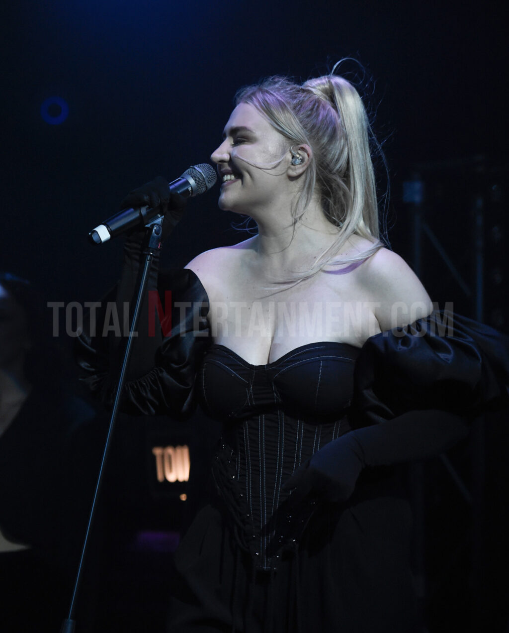 Self Esteem, Manchester, Gorilla, Stephen Farrell, TotalNtertainment, Music, Live Event