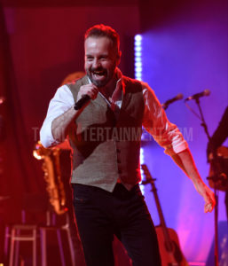 Alfie Boe, Manchester, Stephen Farrell, TotalNtertainment, Review, 