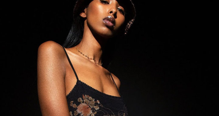 Rising R&B starlet AMUN to support Joy Crookes