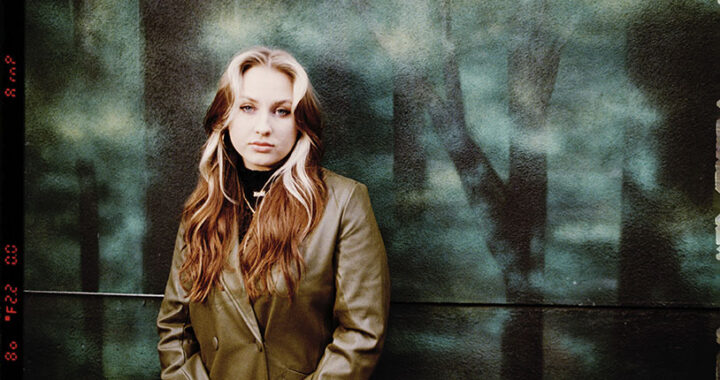 Ashley Kutcher & 10 Questions with TotalNtertainment