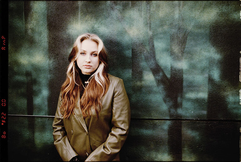 Ashley Kutcher & 10 Questions with TotalNtertainment TotalNtertainment