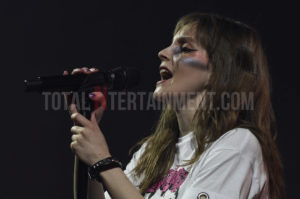 Chvrches, Manchester Apollo, TotalNtertainment, Music, Review, Stephen Farrell