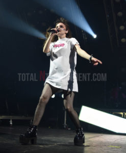 Chvrches, Manchester Apollo, TotalNtertainment, Music, Review, Stephen Farrell