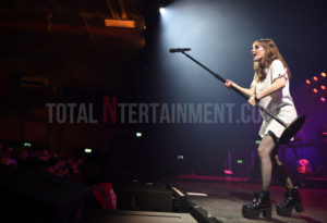 Chvrches, Manchester Apollo, TotalNtertainment, Music, Review, Stephen Farrell