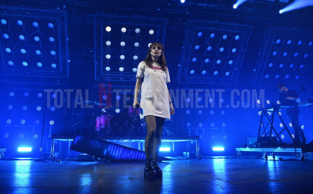 Chvrches, Manchester Apollo, TotalNtertainment, Music, Review, Stephen Farrell