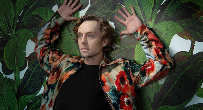 Darren Hayes – ‘Let’s Try being In Love’