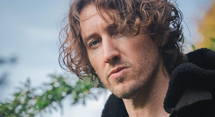 Dean Lewis releases ‘The Hardest Love’