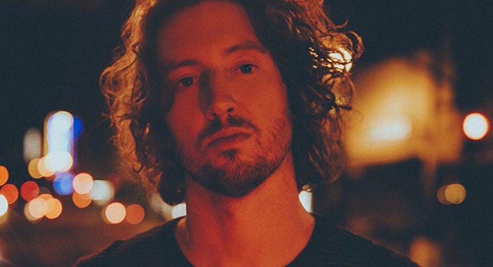 Dean Lewis Shares New Single ‘Falling Up’