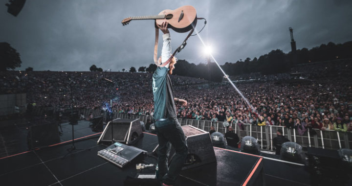 Ed Sheeran brings Leeds to a standstill as 80,000 fans descend on Roundhay Park