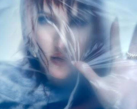 Ellie Goulding releases ‘Easy Lover’