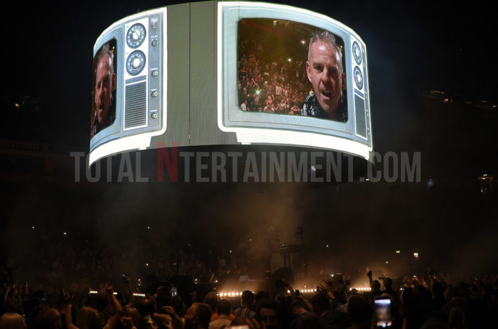 Fatboy Slim, Stephen Farrell, Review, TotalNtertainment, Music,