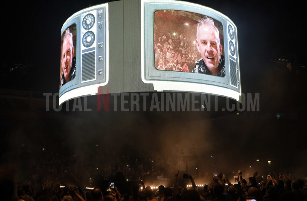 Fatboy Slim, Stephen Farrell, Review, TotalNtertainment, Music,