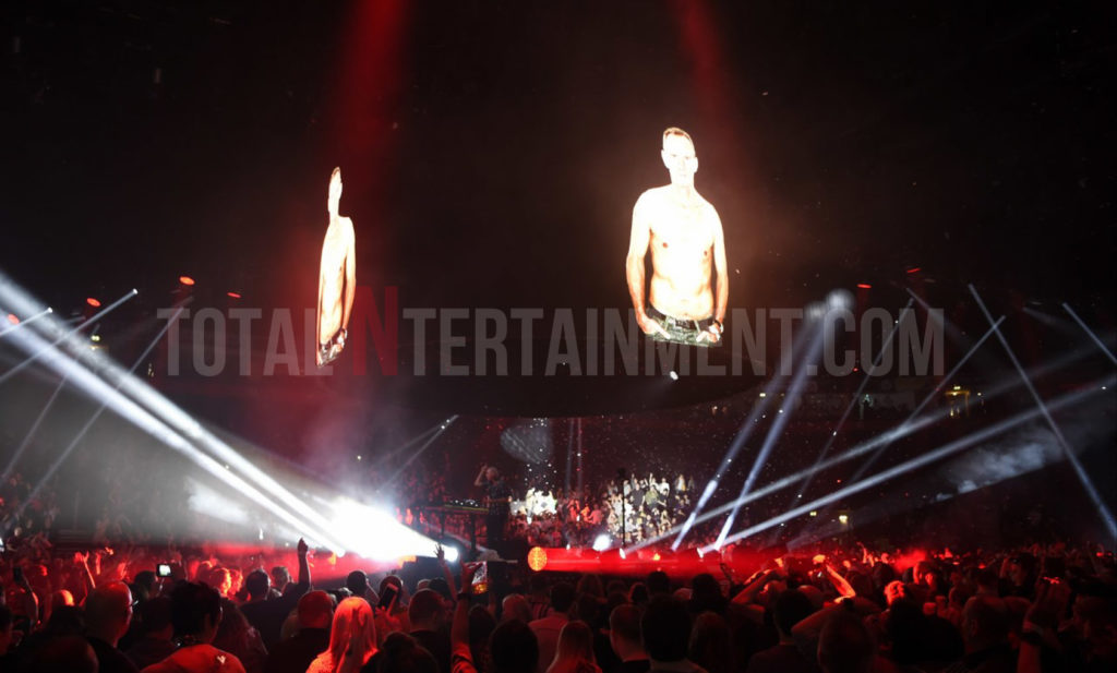 Fatboy Slim, Stephen Farrell, Review, TotalNtertainment, Music,