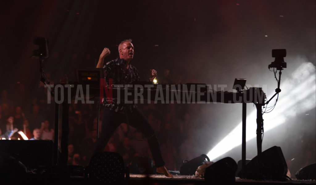 Fatboy Slim, Stephen Farrell, Review, TotalNtertainment, Music,