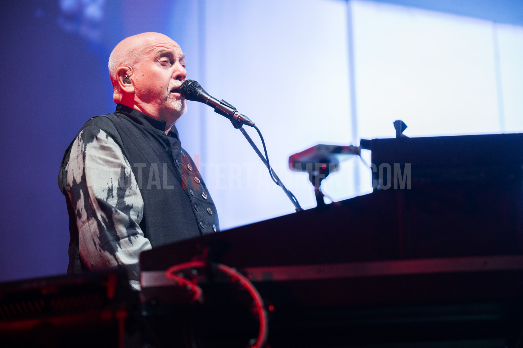 Peter Gabriel live in Manchester Gallery - TotalNtertainment