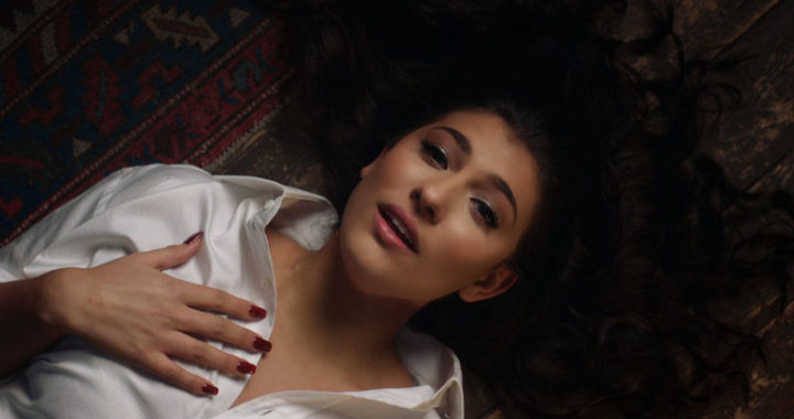 Hollie Carmen reveals new video for ‘Plan B’